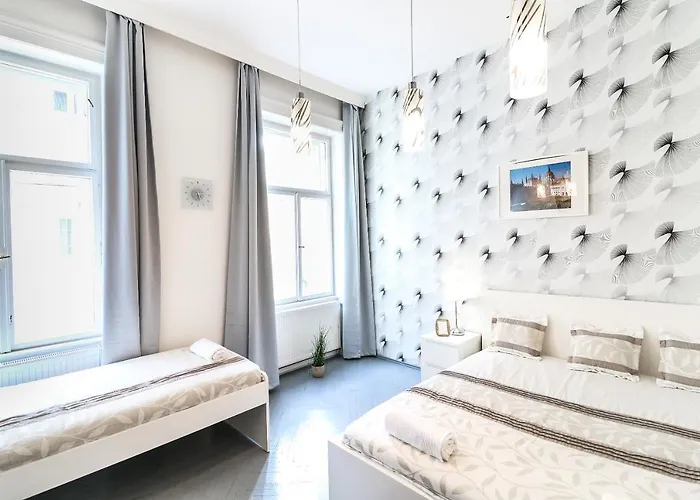 Real Hegedu דירה